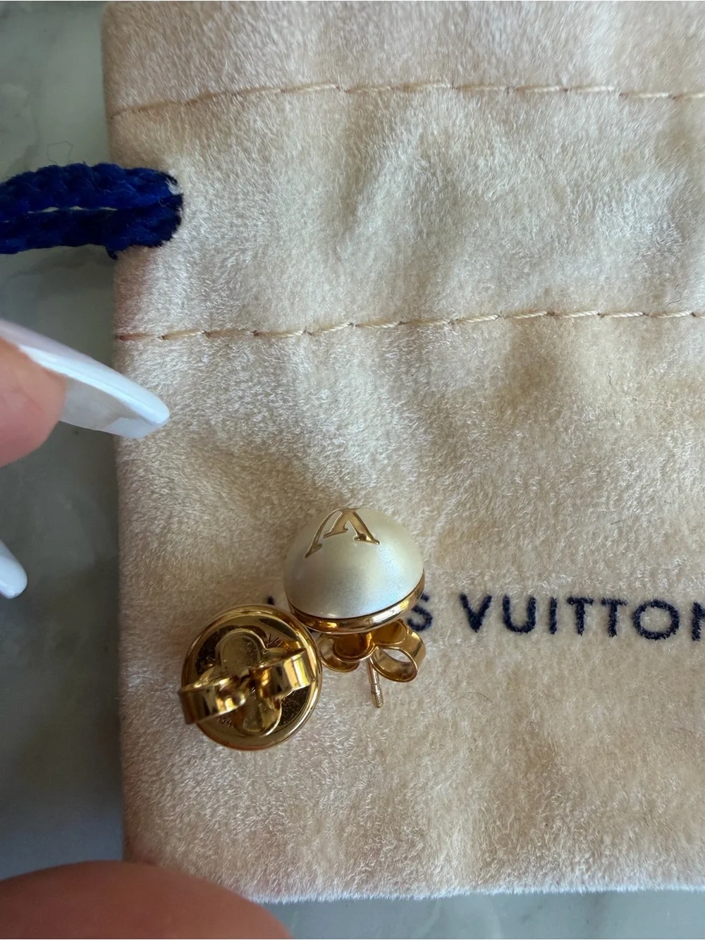 Louis Vuitton My Mix Stud Earrings White/Gold Faux Pearl Metal w pouch - Picture 7 of 10